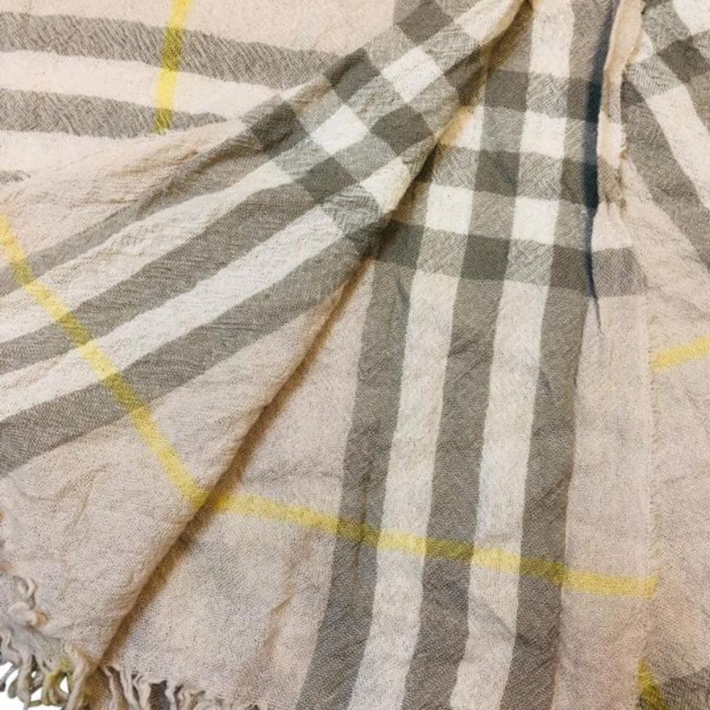 authentic BURBERRY oversized light weight SCARF - Picture 2 of 12